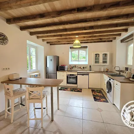 Holiday home Idyllique, Animaux Et Parking - 6 Pers. - Fr-1-616-588 *